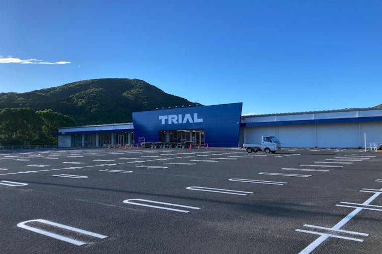 【スーパーセンタートライアル諫早店】キッチンカー(調理営業)出店限定/屋外スペースの画像1