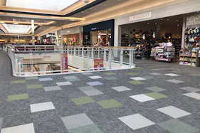 【イオンモール盛岡】2F 中央ブリッジ