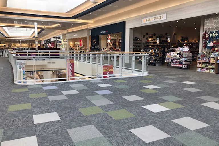 【イオンモール盛岡】2F 中央ブリッジの画像1