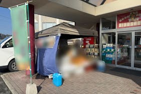 【Aコープみらさか店】食物販や販促イベントに最適な屋外軒下スペース
