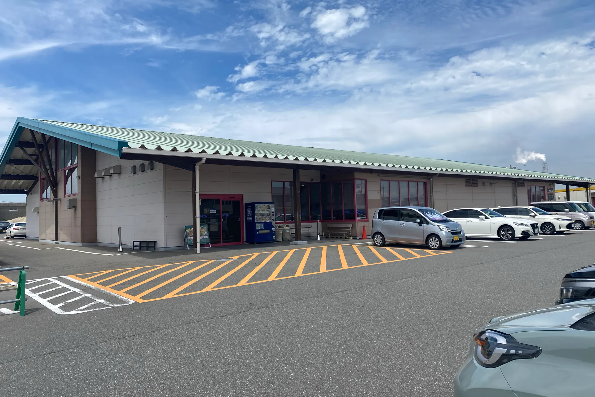 【ダイナム山口宇部港町店ゆったり館】キッチンカーやプロモーションに最適なアミューズメント施設のイベントスペース