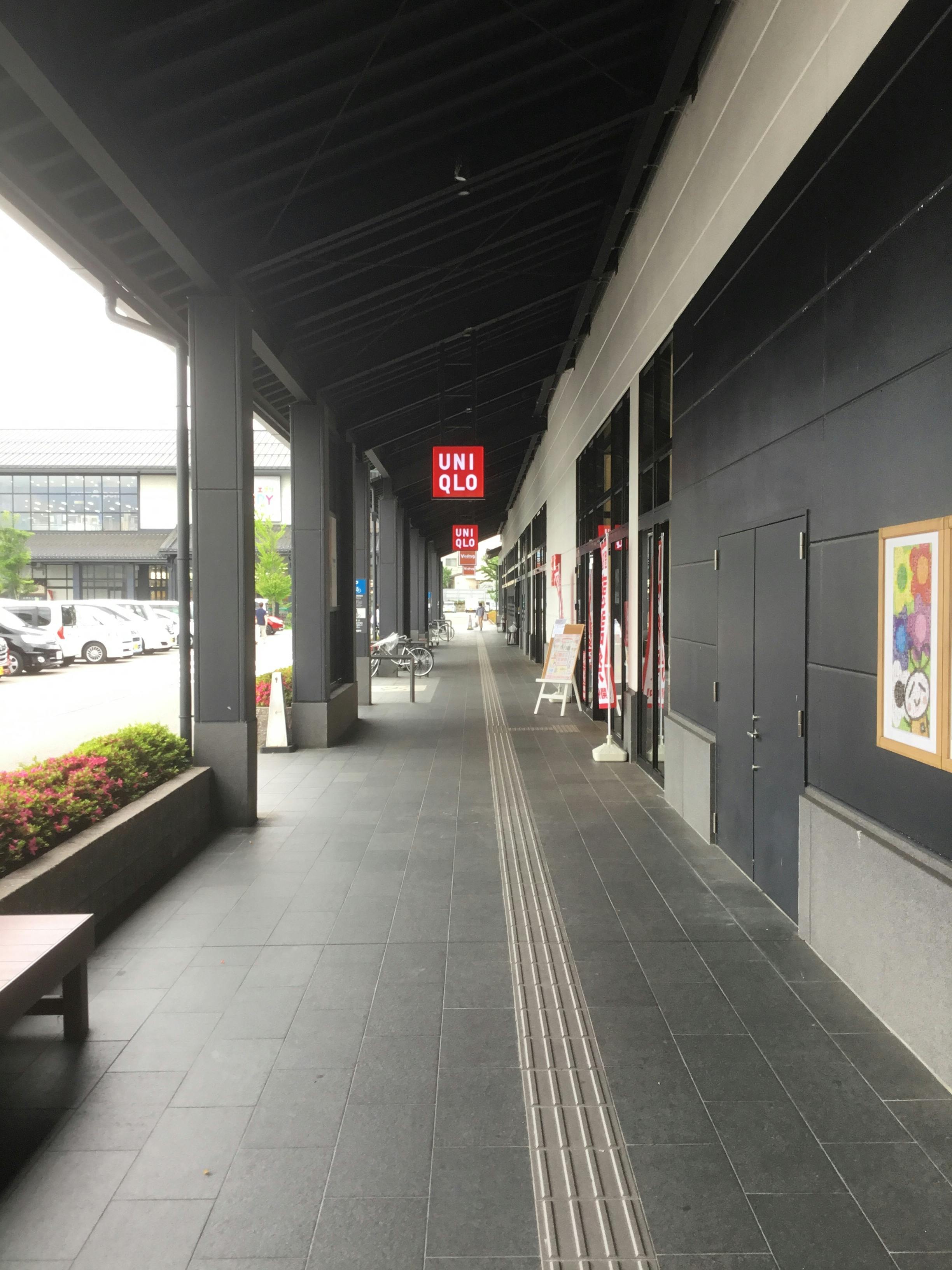 【フレスポ飛騨高山】ポップアップストアやPRの展開に適した共有部の通路スペース(半屋内)