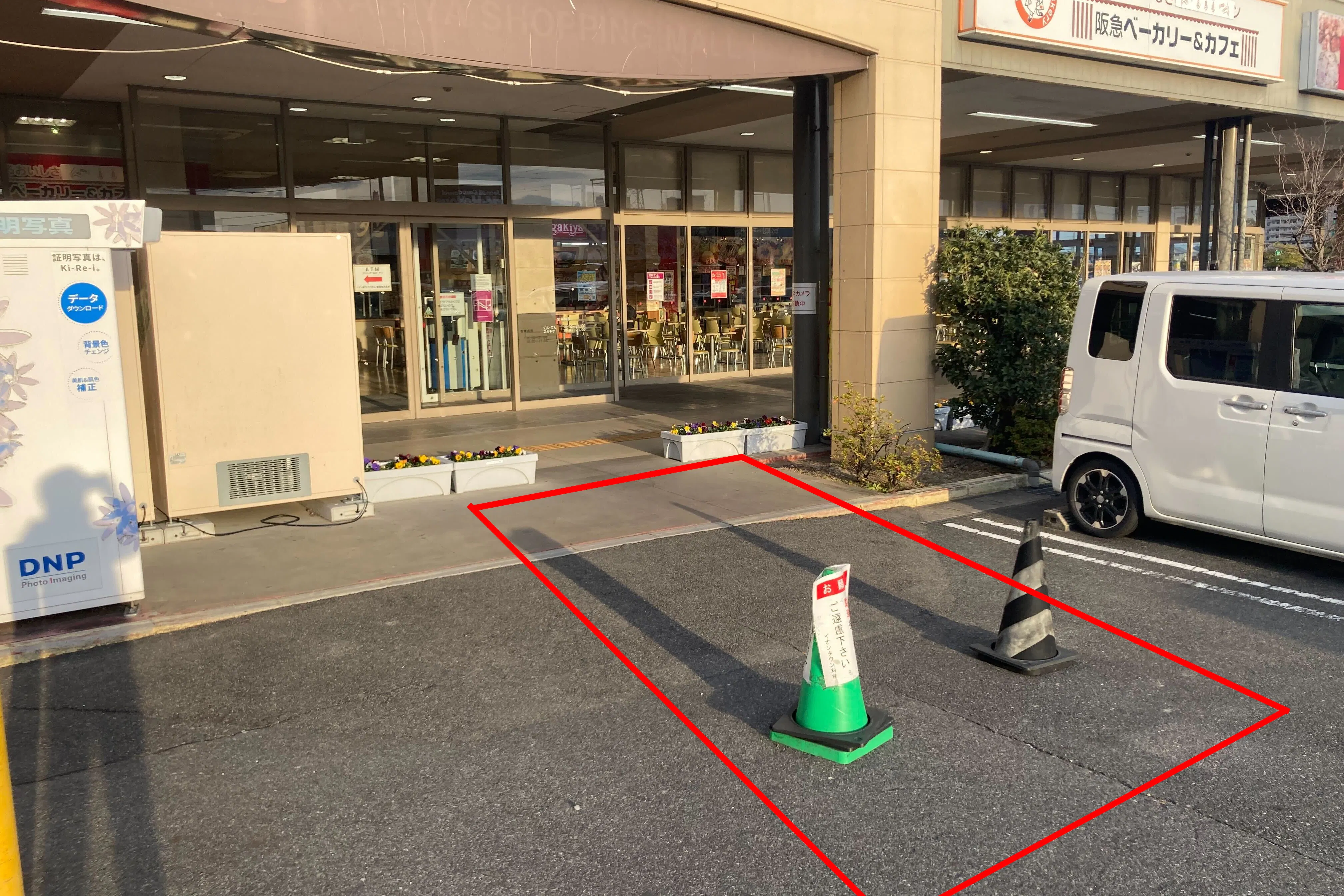 【イオンタウン刈谷】キッチンカー等の移動販売に最適なフードコート出入口付近にある屋外スペース