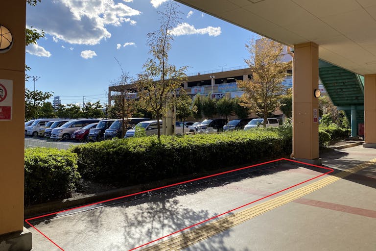 南館1F屋外スペース(ヤオマサ前②)