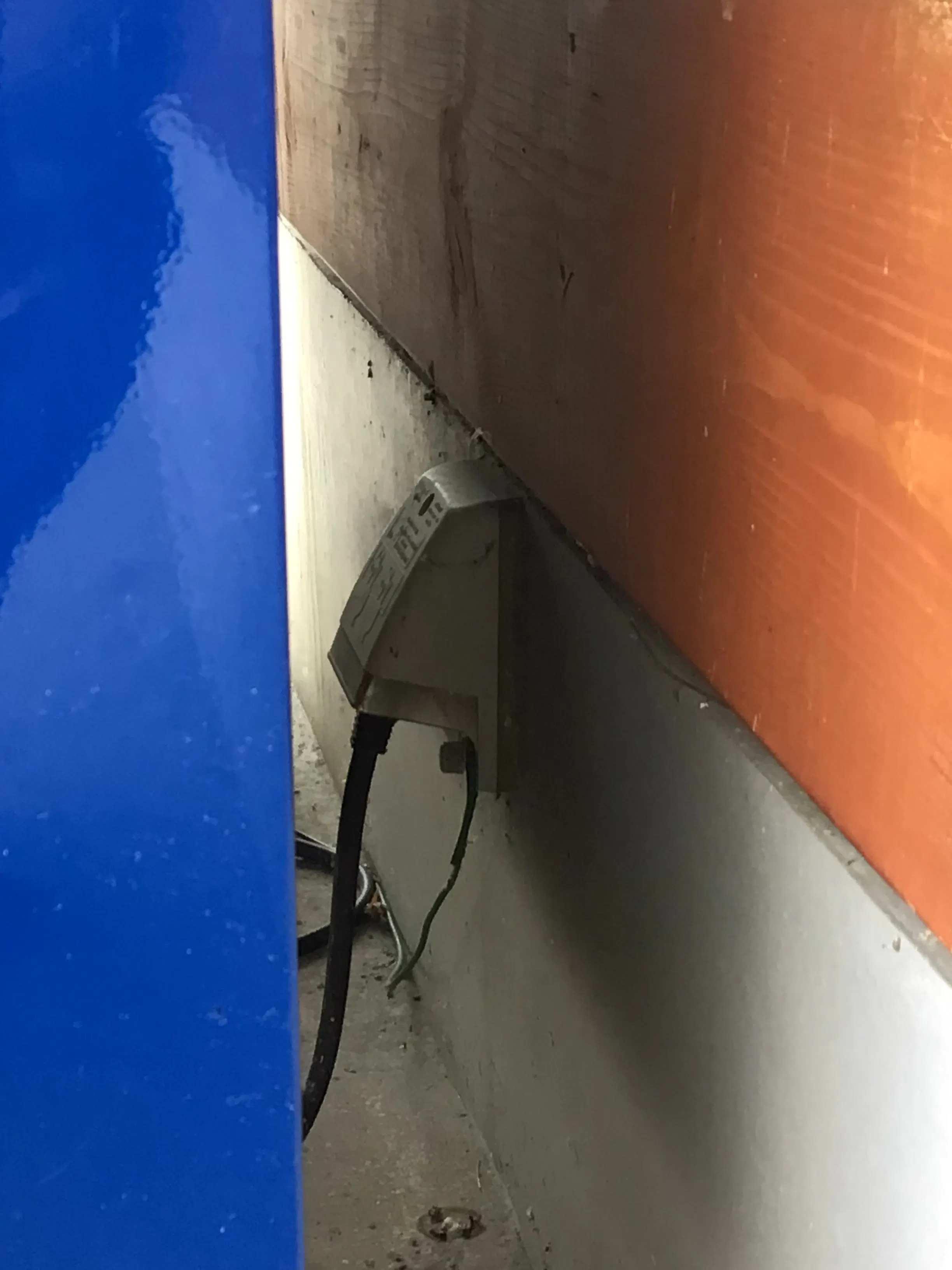 【ダイナム福島須賀川店】キッチンカーやプロモーションイベントの開催に最適なアミューズメント施設のイベントスペース(出入口前)