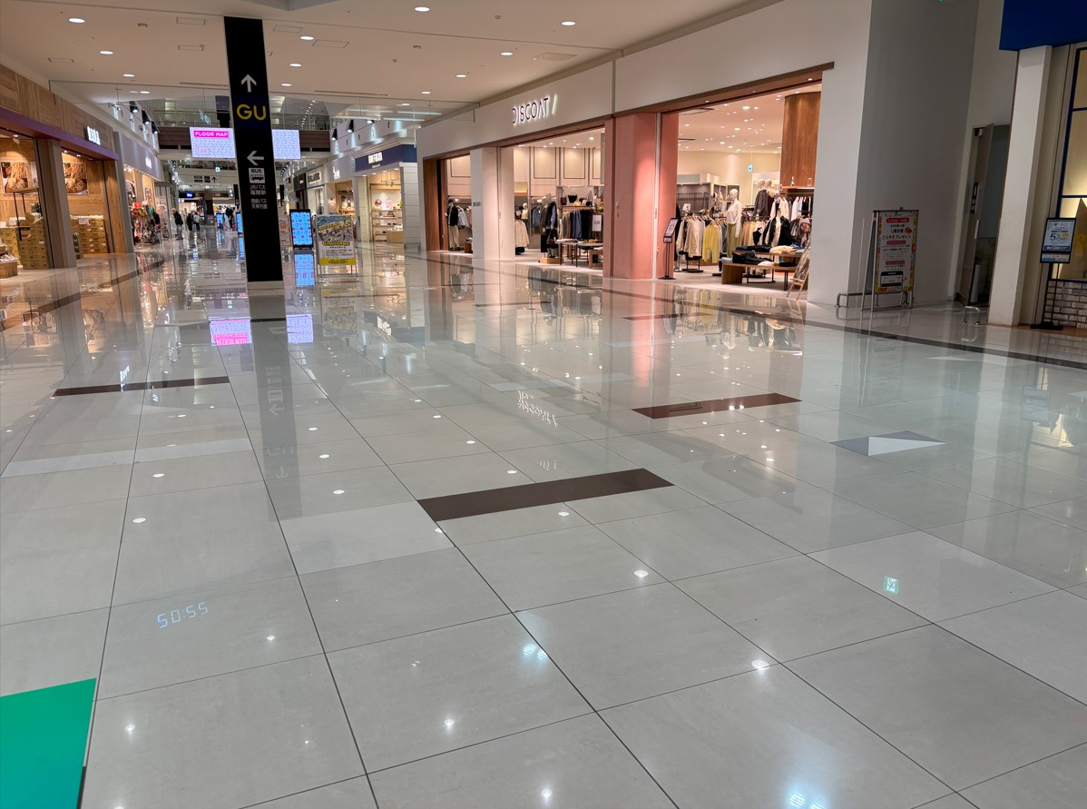 【イオンモール福津】センターコート