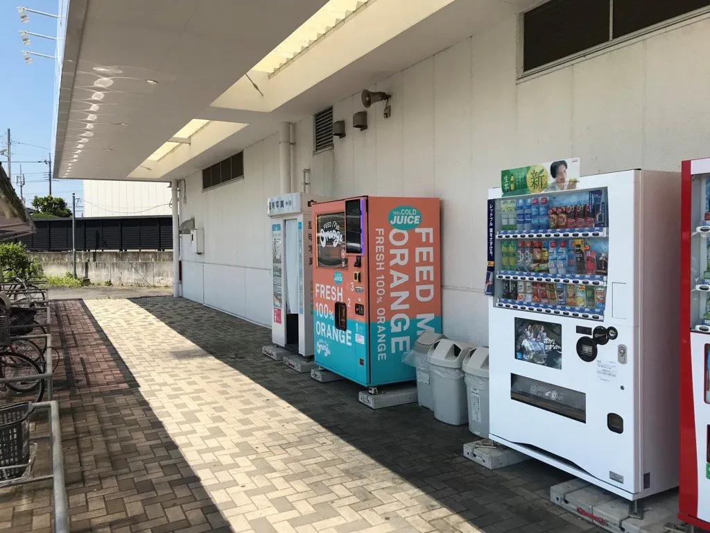【西友 吹上店】屋外 入口横(軒下) プロモーション用途や物販、食物販のポップアップストアに最適なスーパーマーケットの屋外催事イベントスペース