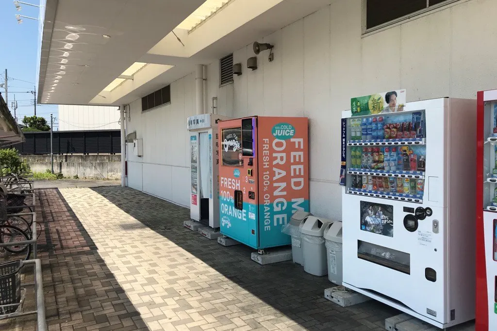 【西友 吹上店】屋外 入口横(軒下) プロモーション用途や物販、食物販のポップアップストアに最適なスーパーマーケットの屋外催事イベントスペース