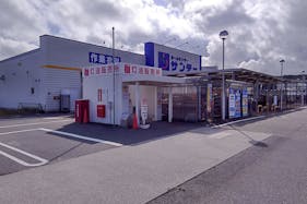 【ホームセンターサンデー種市店】キッチンカーの出店に最適な店舗駐車場内にある屋外スペース