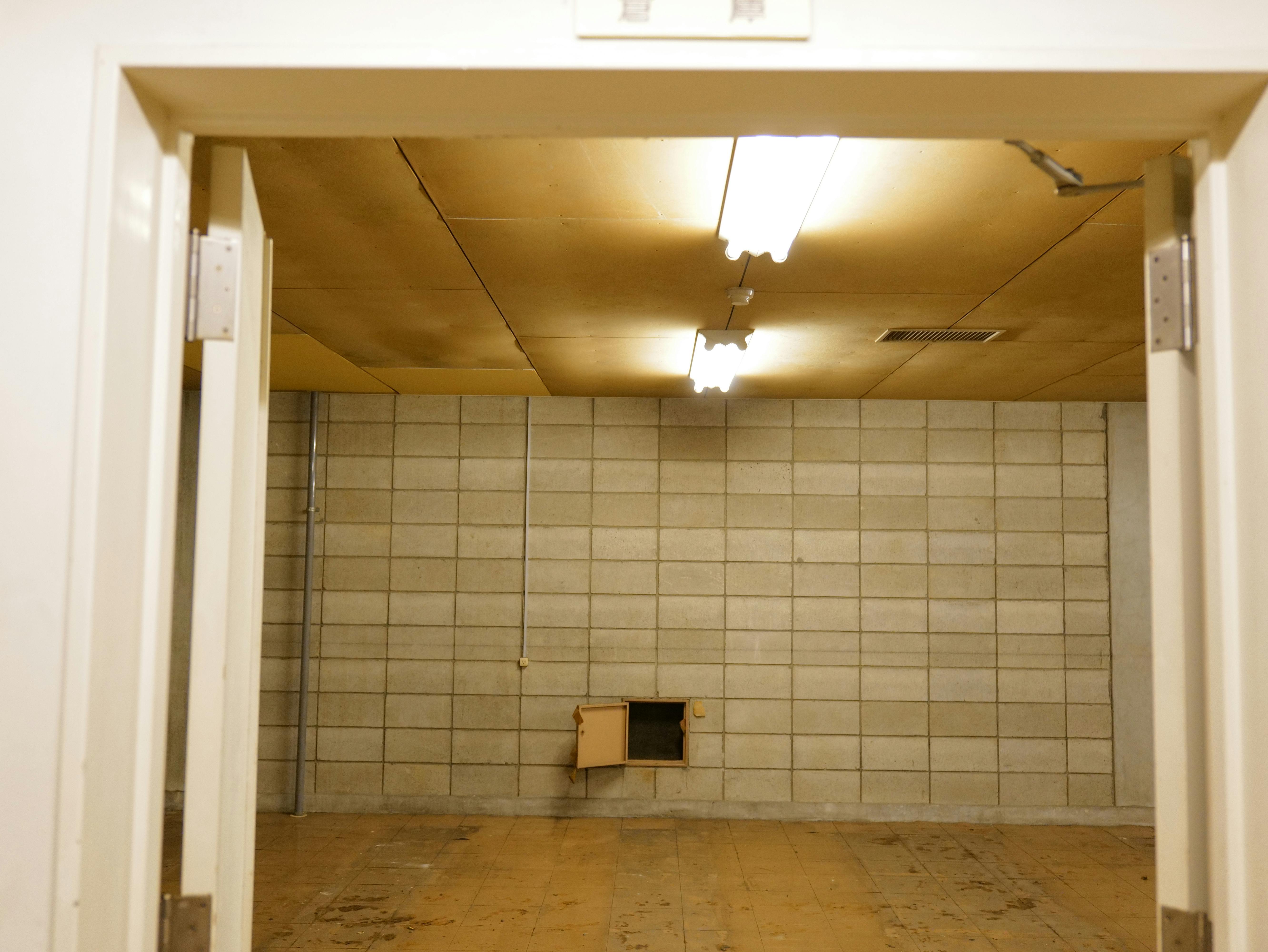 【飯田橋駅2分】撮影やイベントに最適な学校跡地のレンタルスペース（地下1Fフロア貸し）