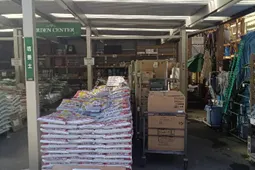 【HIヒロセOKホーム&ガーデン戸町店】各種プロモーションイベントに最適なホームセンター店頭の屋根ありイベントスペース