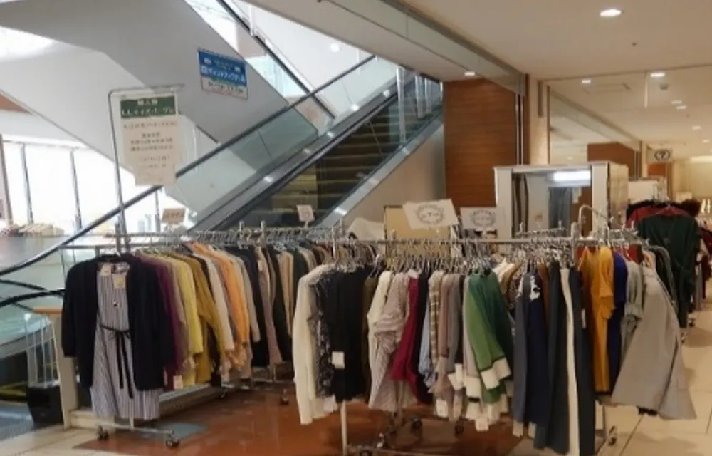 【ララガーデン長町】1階南側エスカレーター前(A)