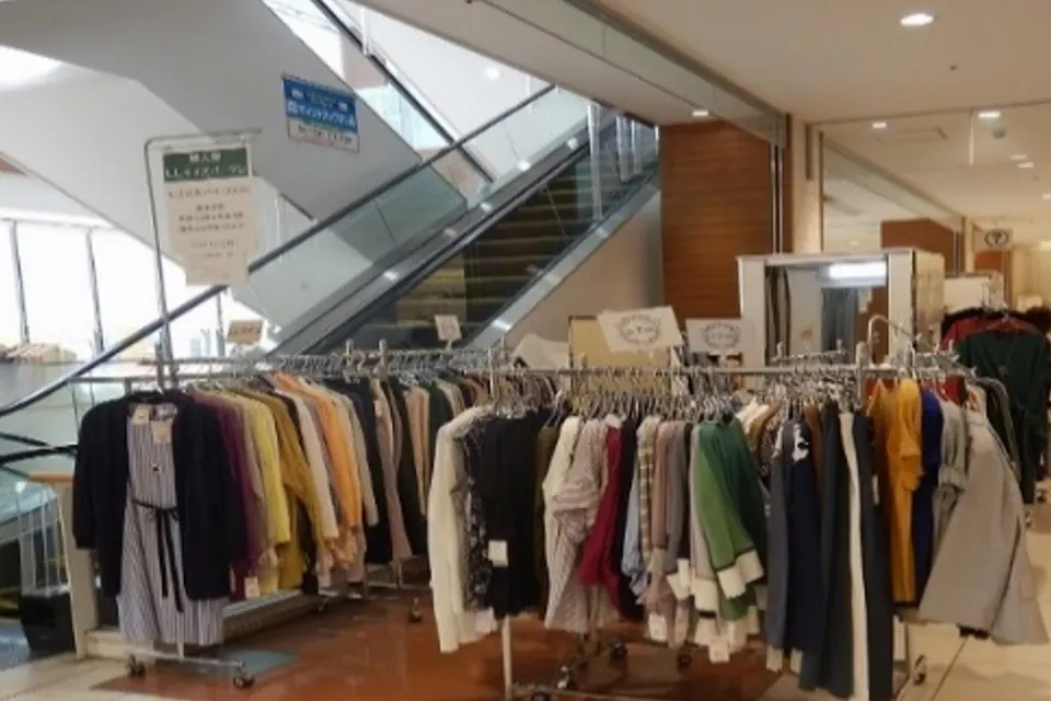 【ララガーデン長町】1階南側エスカレーター前(A)