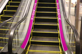 【イオンモール日の出】エスカレーターレーン