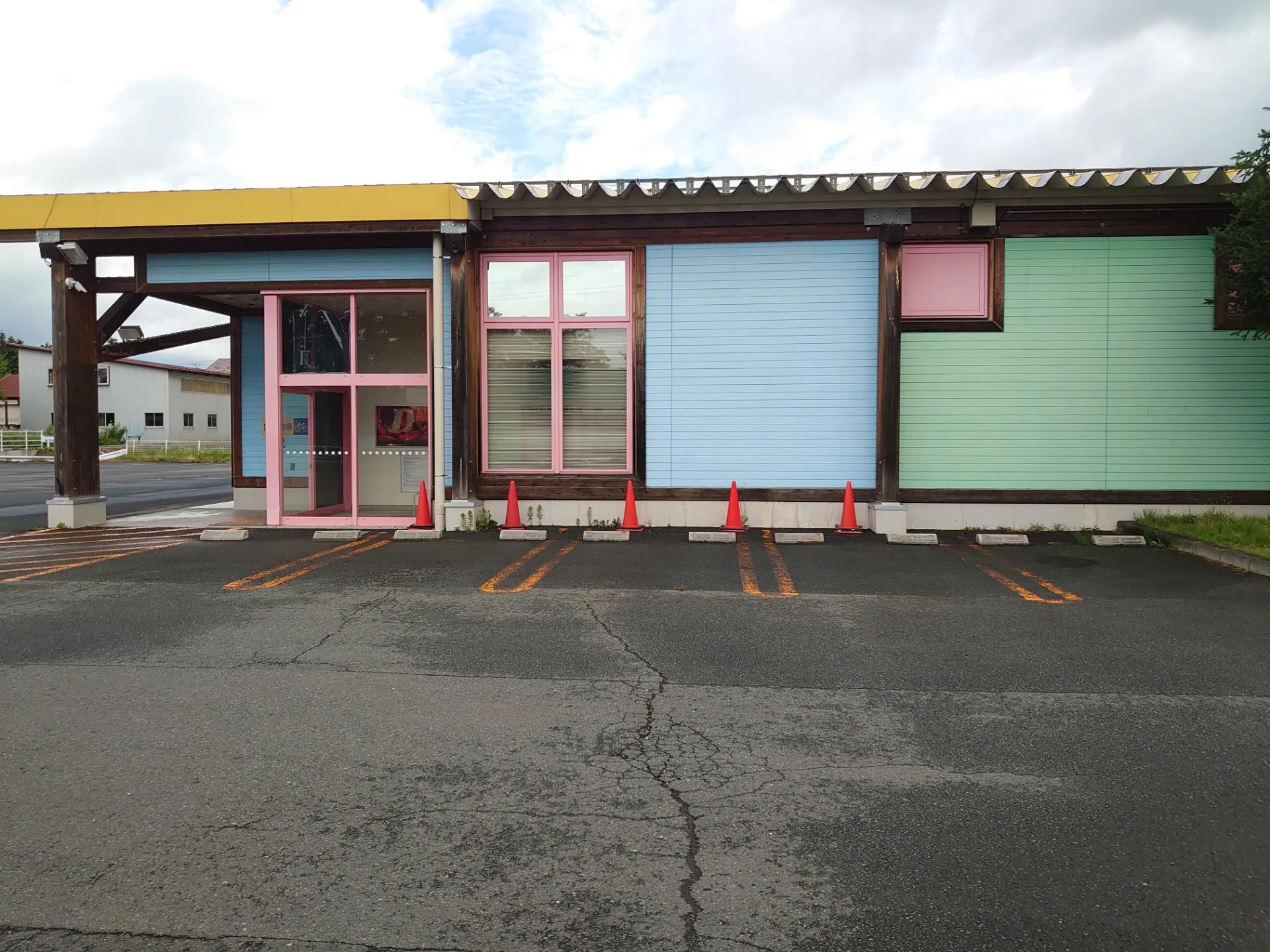 【ダイナム岩手紫波店ゆったり館】キッチンカーやプロモーションに最適なアミューズメント施設のイベントスペース