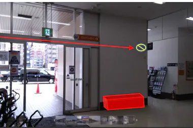 【ミスターマックス 粕屋店】中央出入口風除室 販促プロモーションや物販用途に最適な総合ディスカウントストアの催事イベントスペース