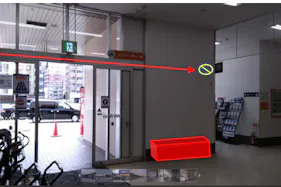 【ミスターマックス 粕屋店】中央出入口風除室 販促プロモーションや物販用途に最適な総合ディスカウントストアの催事イベントスペース