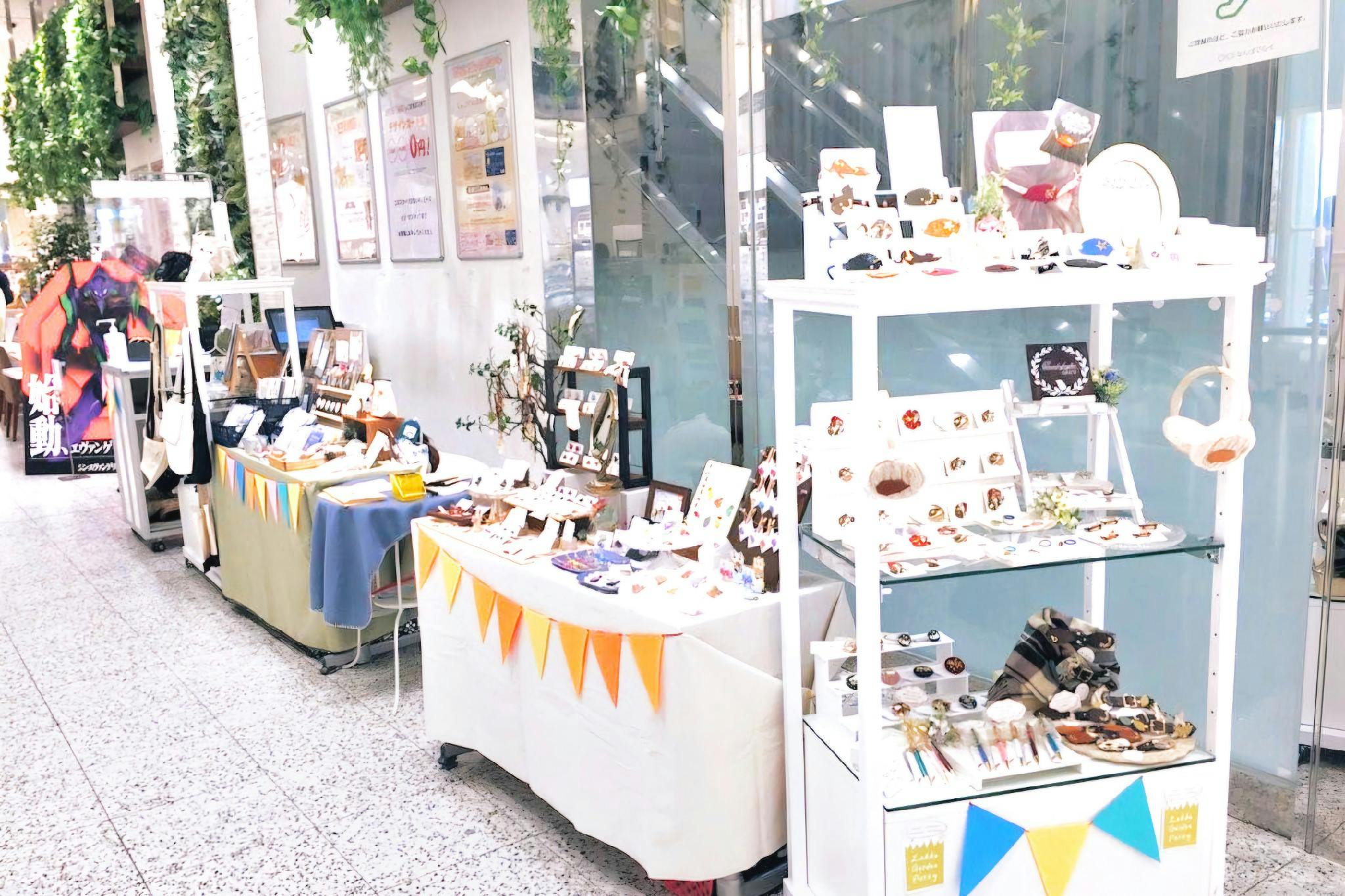 【なんばマルイ】1階 パブリックスペース【物販・PR】エスカレーター横、人通りも多い好立地