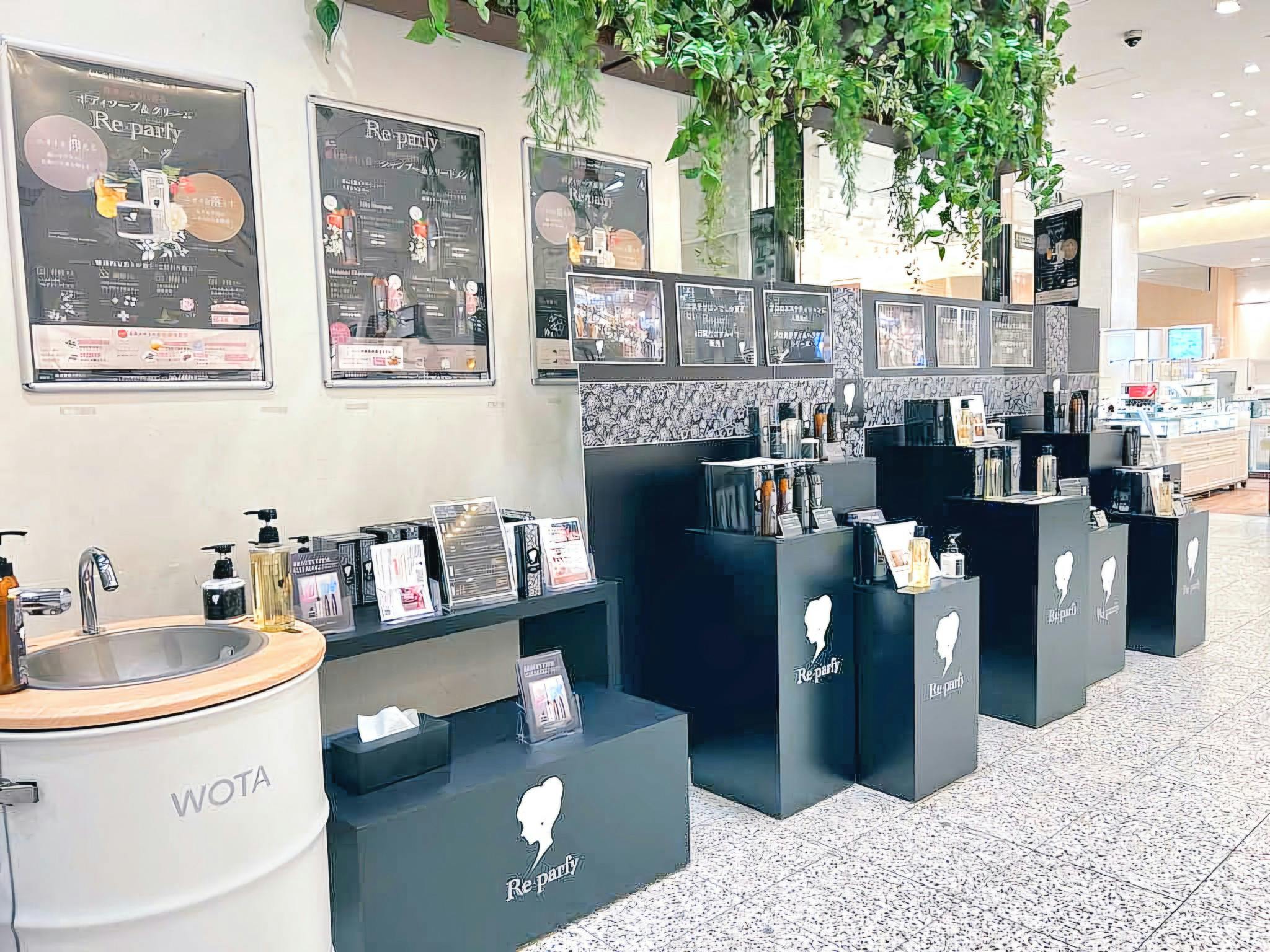 【なんばマルイ】1階 パブリックスペース【物販・PR】エスカレーター横、人通りも多い好立地