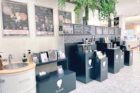 【なんばマルイ】1階 パブリックスペース【物販・PR】エスカレーター横、人通りも多い好立地