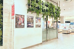 【なんばマルイ】1階 パブリックスペース【物販・PR】エスカレーター横、人通りも多い好立地