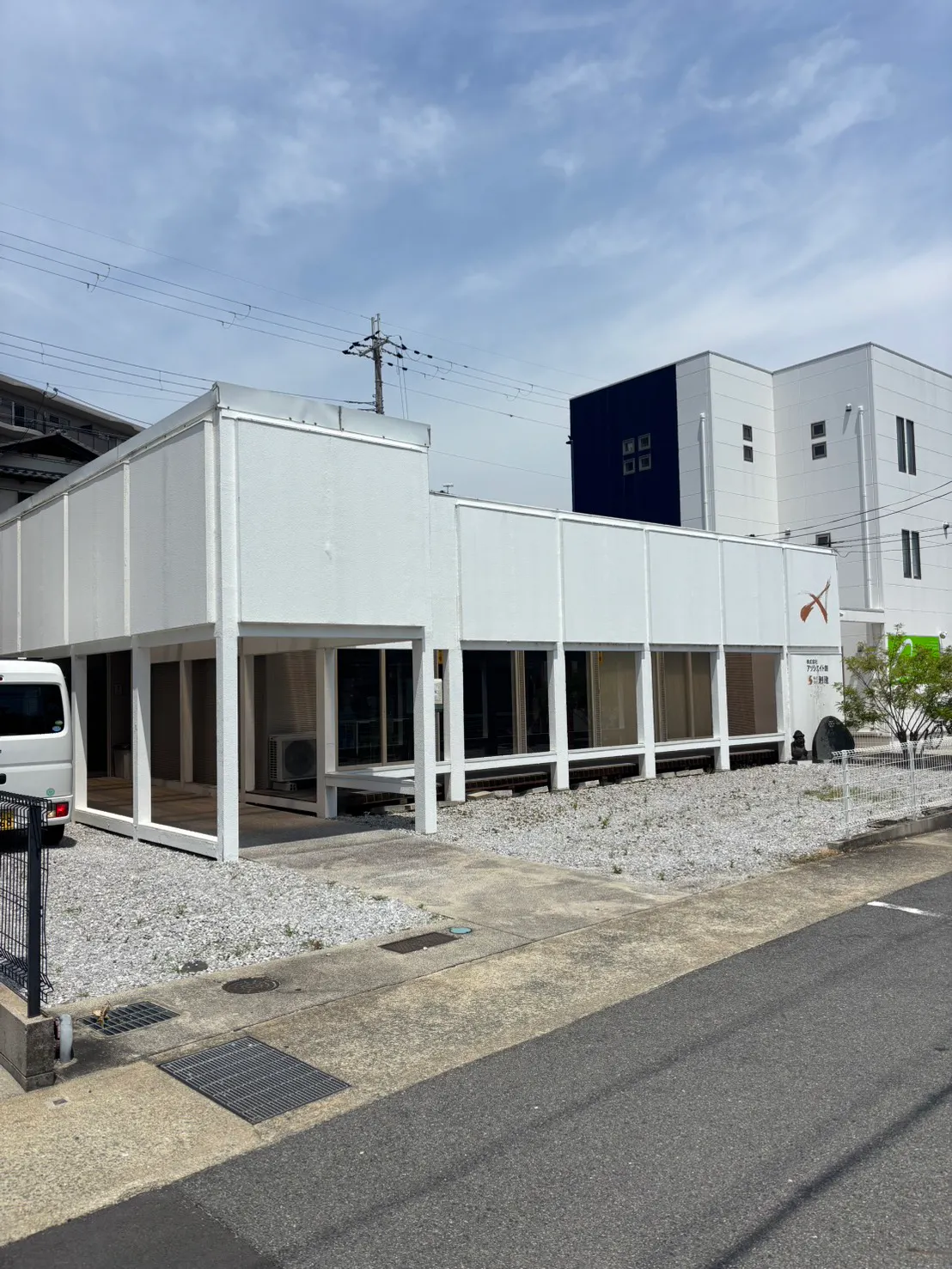 【大阪狭山市西山台】バス停目の前の屋外スペース｜視認性抜群でキッチンカー出店に最適（約4車両進入可 ）