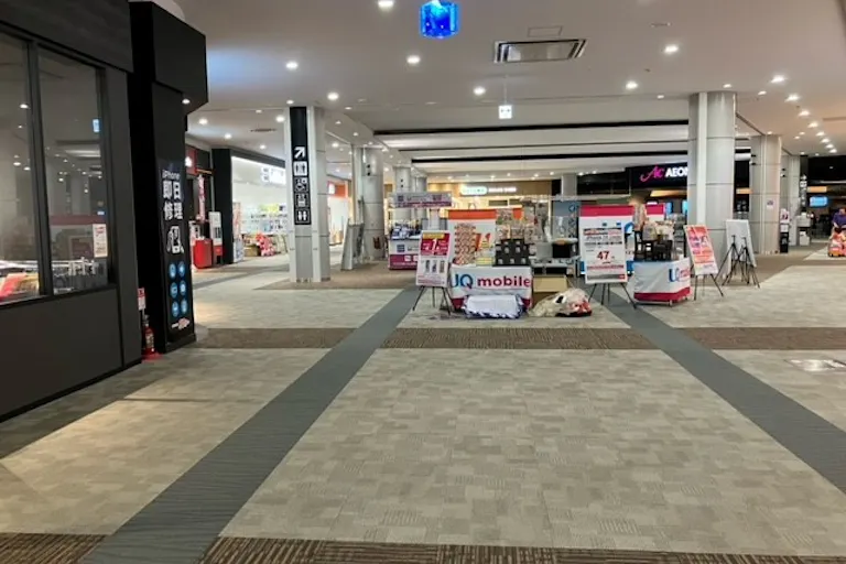 通路の手前から見た写真