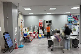 【メガセンタートライアル中間店】食物販やPR活動に最適な「③ 連絡通路横・ドライアイス前」スペース