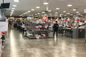 【西友 岩村田相生店】店内レジ前 プロモーション用途や物販、食物販のポップアップストアに最適なスーパー店内催事イベントスペース