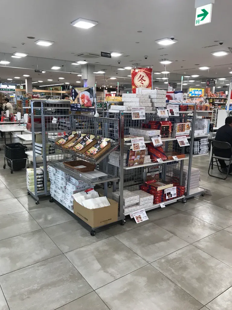 【西友 岩村田相生店】店内レジ前 プロモーション用途や物販、食物販のポップアップストアに最適なスーパー店内催事イベントスペース