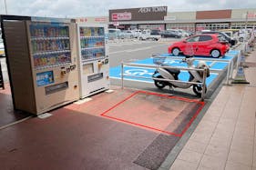 【イオンタウン伊賀上野】電子タバコのPR等のプロモーションイベントに最適な敷地内にある喫煙スペース横にある屋外スペース