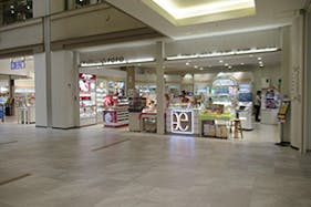 【イオンモール秋田】1F コスメティックアトリエポポ前