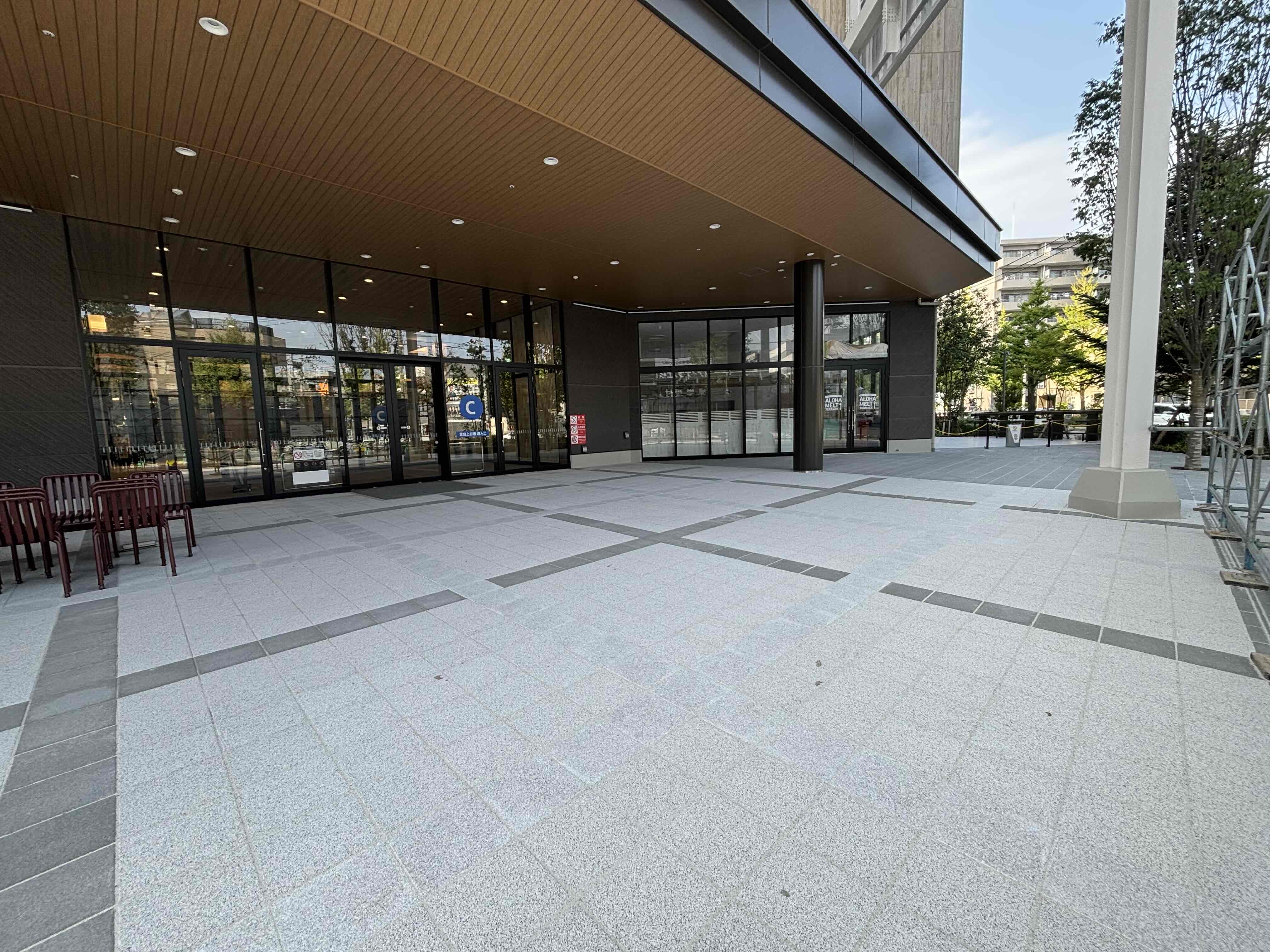 【イオンモール仙台上杉】銀杏のひろば