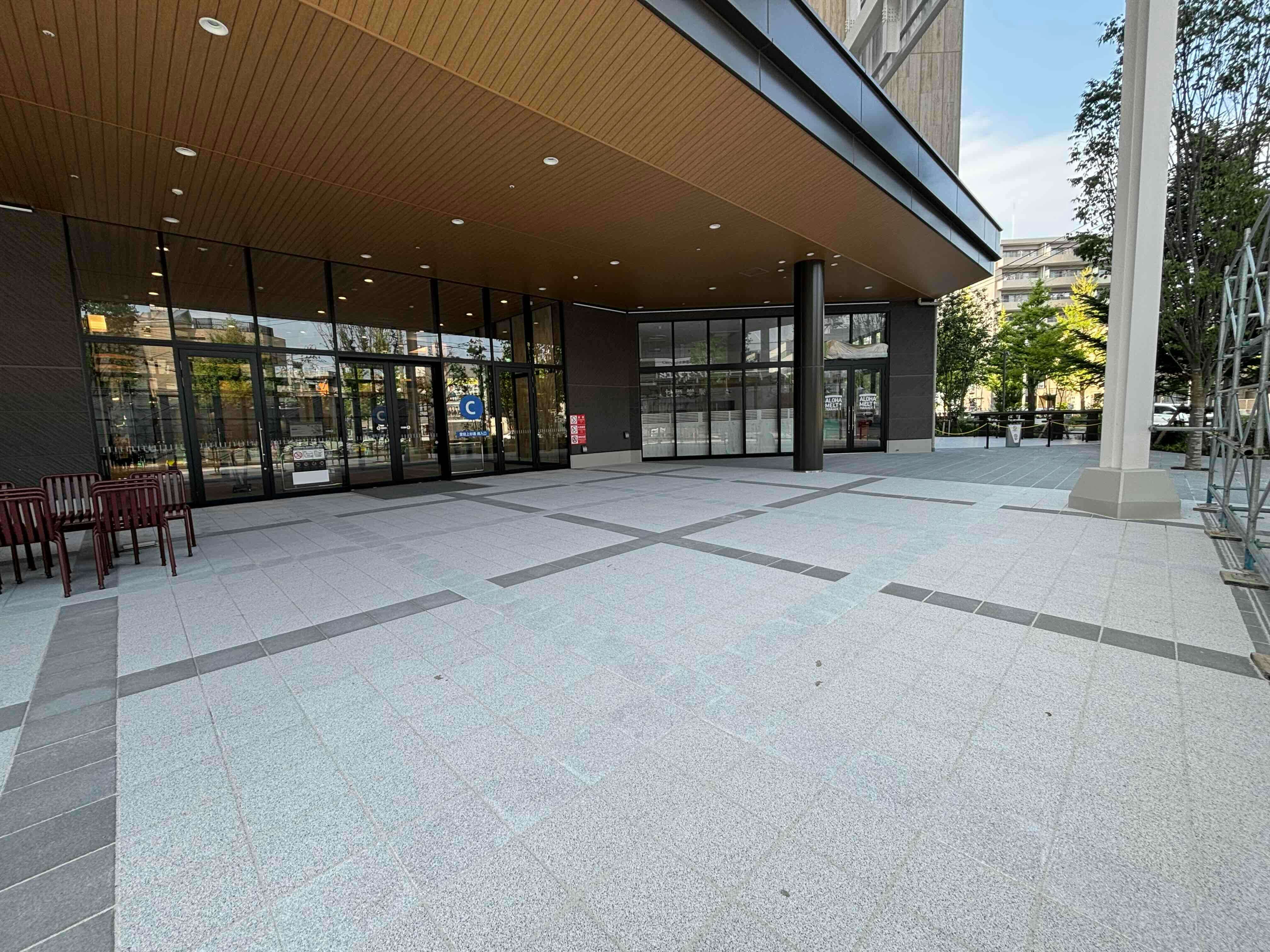 【イオンモール仙台上杉】銀杏のひろば