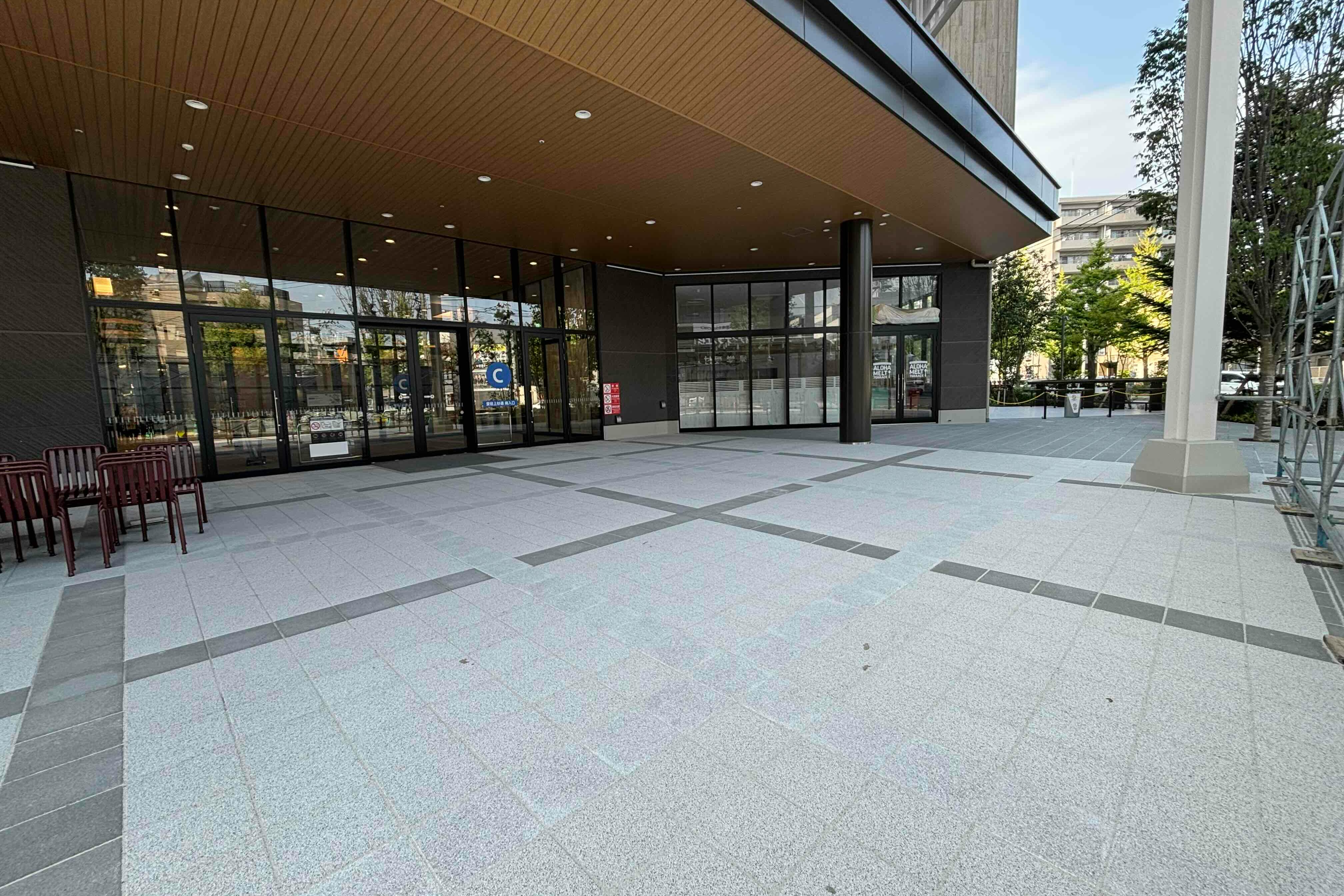 【イオンモール仙台上杉】銀杏のひろば