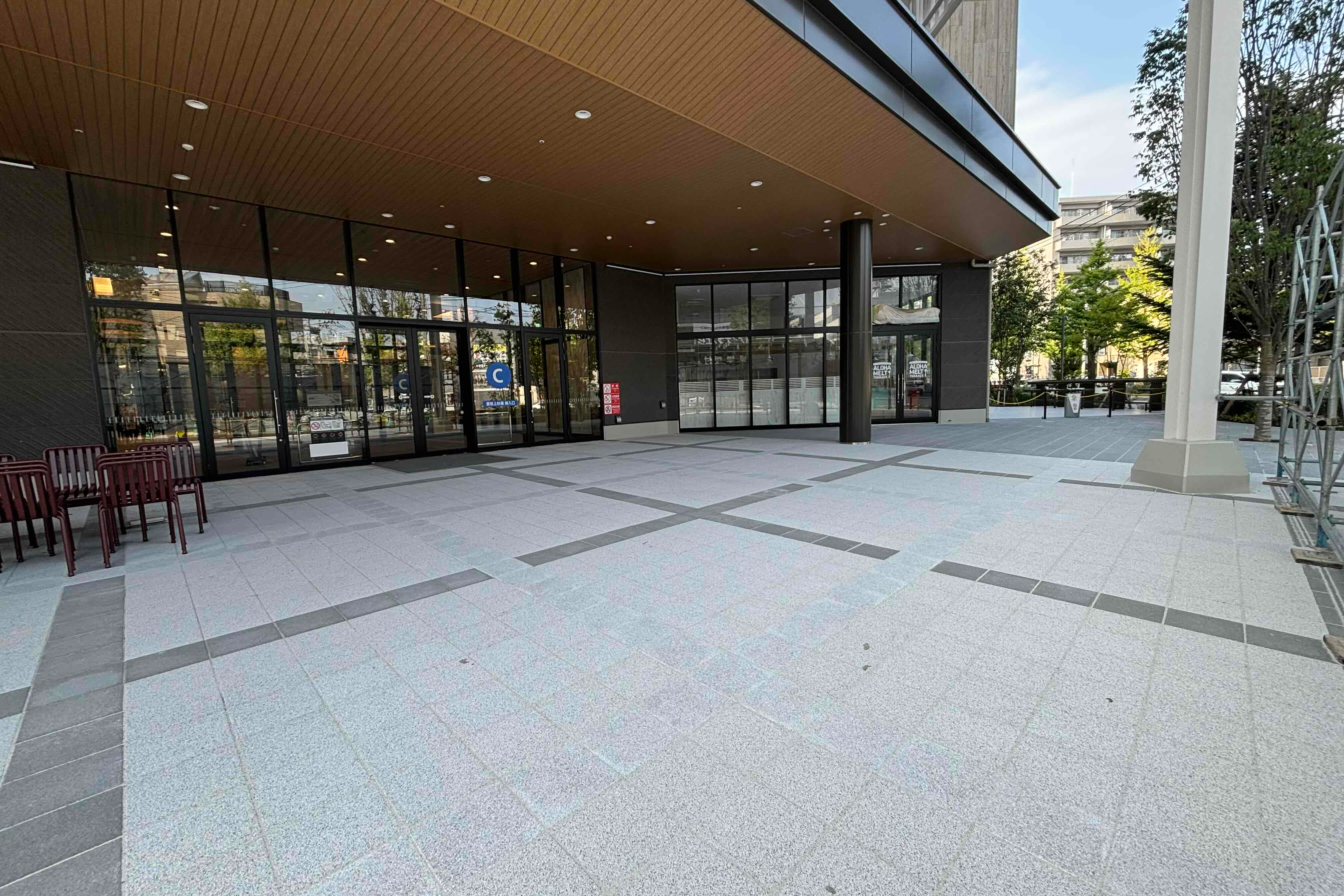 【イオンモール仙台上杉】銀杏のひろば