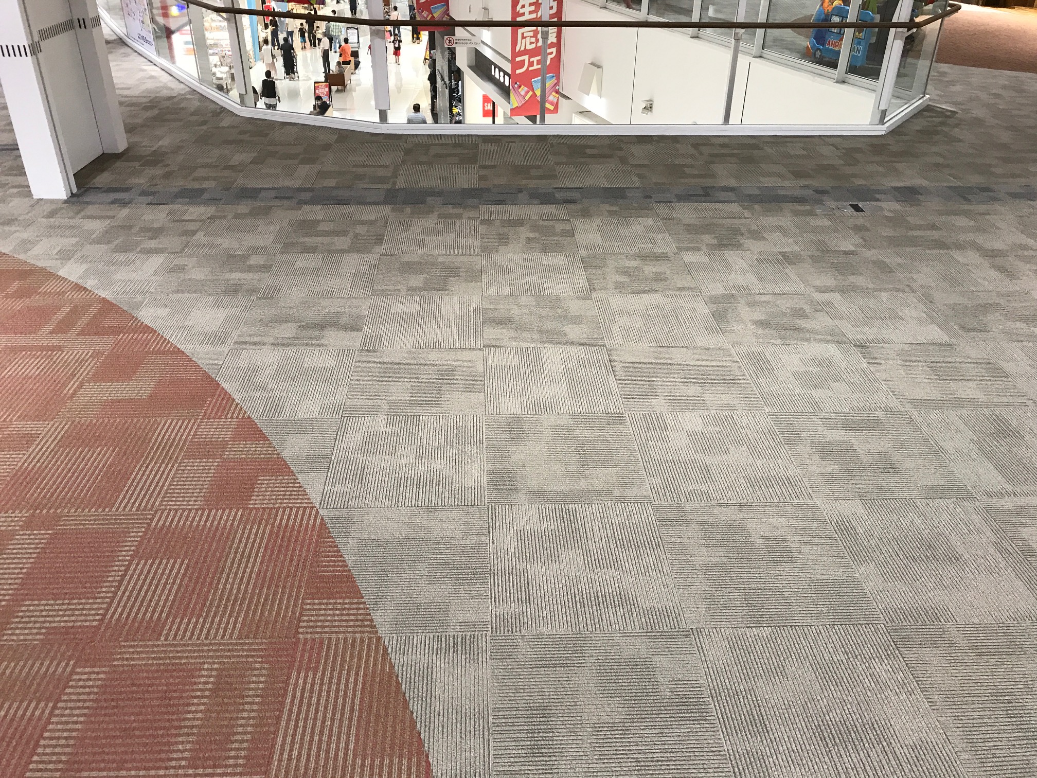 【イオンモール天童】ハニーズ前