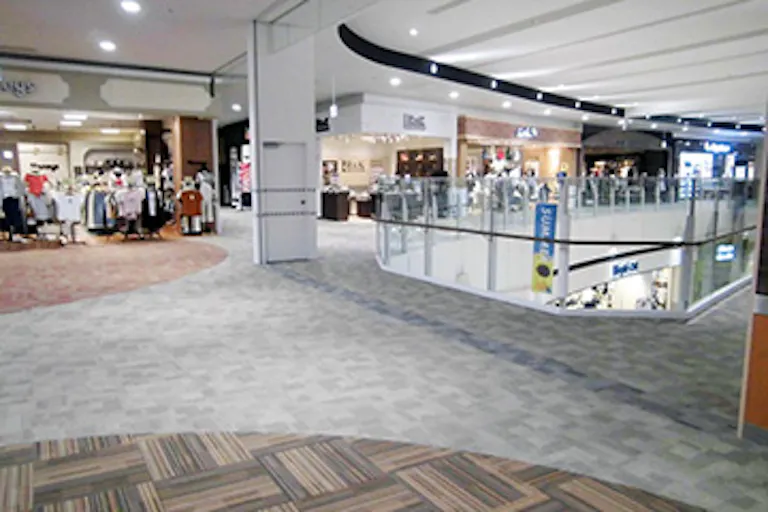 【イオンモール天童】ハニーズ前の画像1