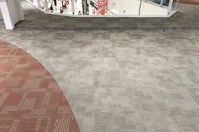 【イオンモール天童】ハニーズ前