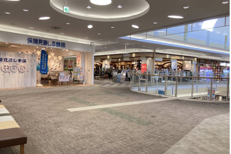 【イオンモール千葉ニュータウン】モール棟3F中央東ブリッジの画像1