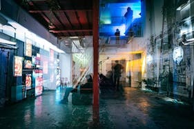 【日の出駅1分】展示会、ポップアップ、音楽イベント等の用途に最適な海外の工場に迷い込んだかのようなイベントスペース