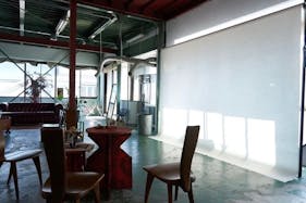 【日の出駅1分】展示会、ポップアップ、音楽イベント等の用途に最適な海外の工場に迷い込んだかのようなイベントスペース