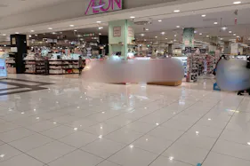 【イオンモール大和郡山】1階北小路コート前通路