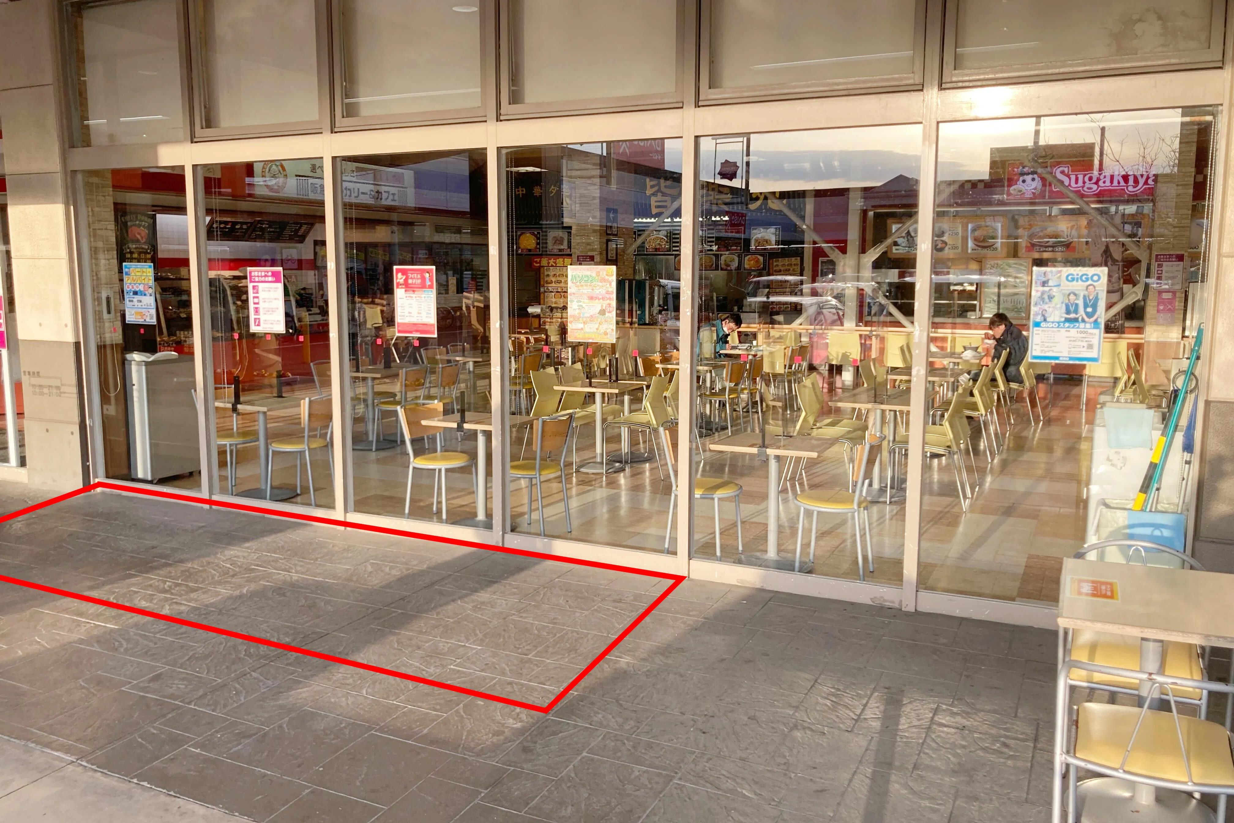 【イオンタウン刈谷】プロモーションイベントやポップアップに最適なフードコート出入口付近にある通行量の多い軒下イベントスペース