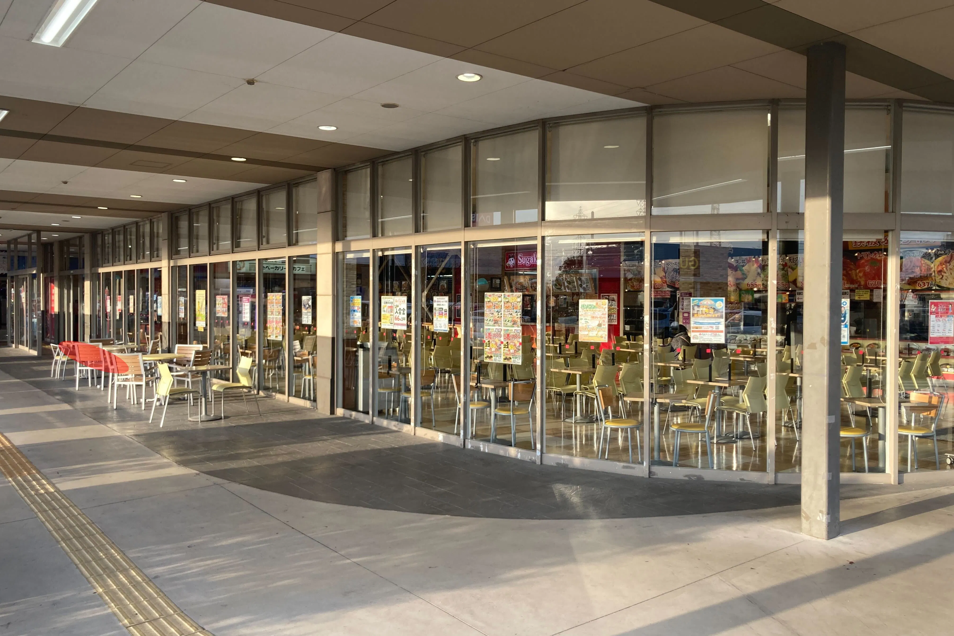 【イオンタウン刈谷】プロモーションイベントやポップアップに最適なフードコート出入口付近にある通行量の多い軒下イベントスペース