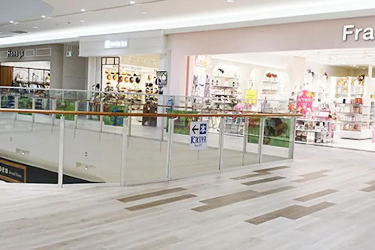 【イオンモール草津】2Fフランフラン前の画像1