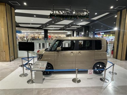 【イオンモール座間】3階 ノースコート吹き抜け(Food Forest前)