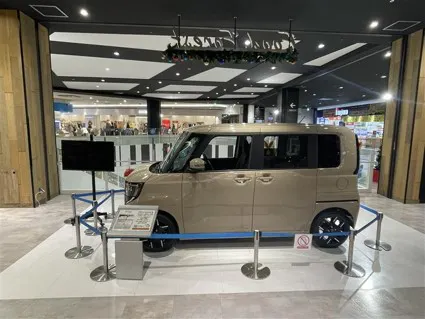 【イオンモール座間】3階 ノースコート吹き抜け(Food Forest前)