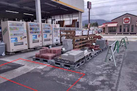 【サンデーむつ中央店】屋外駐車場 キッチンカーの出店に最適なホームセンター内駐車場の屋外イベントスペース