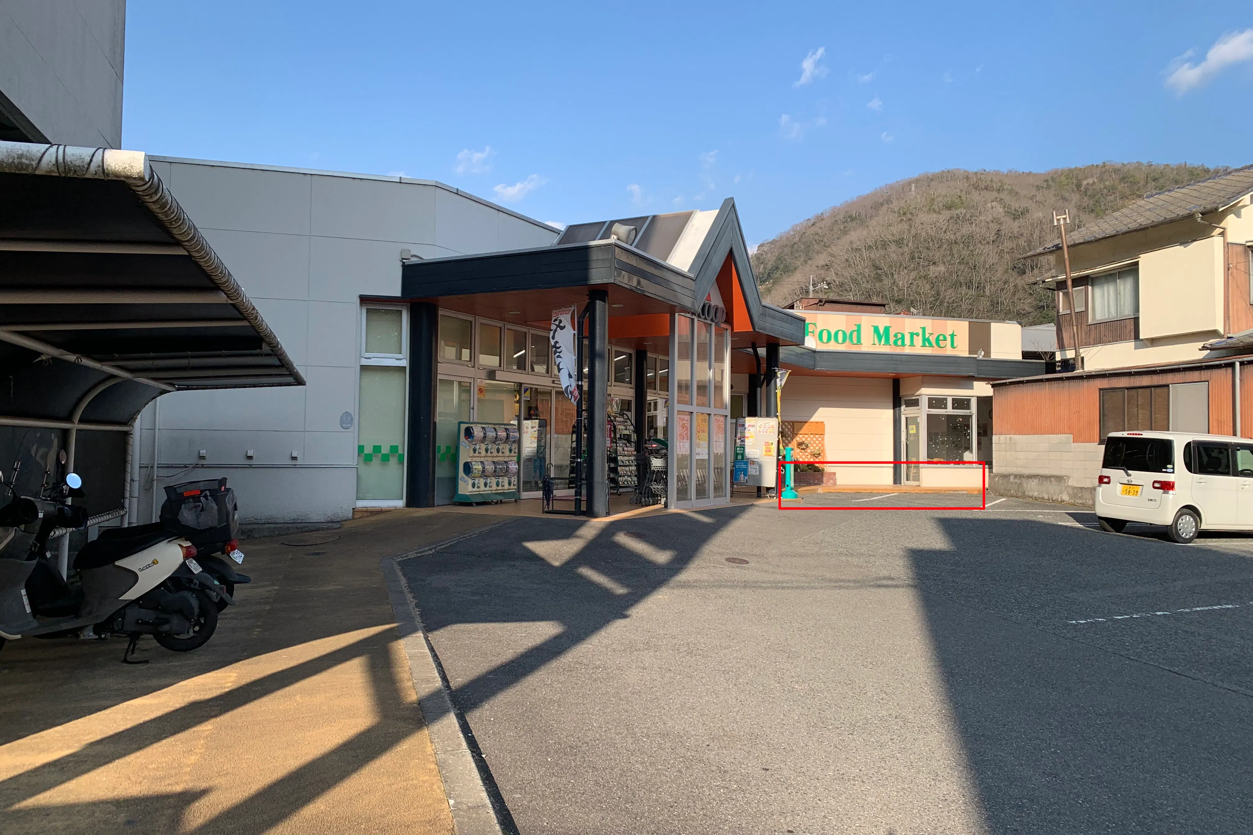 【Aコープこうち店】食物販や販促イベントに最適な屋外軒下スペース